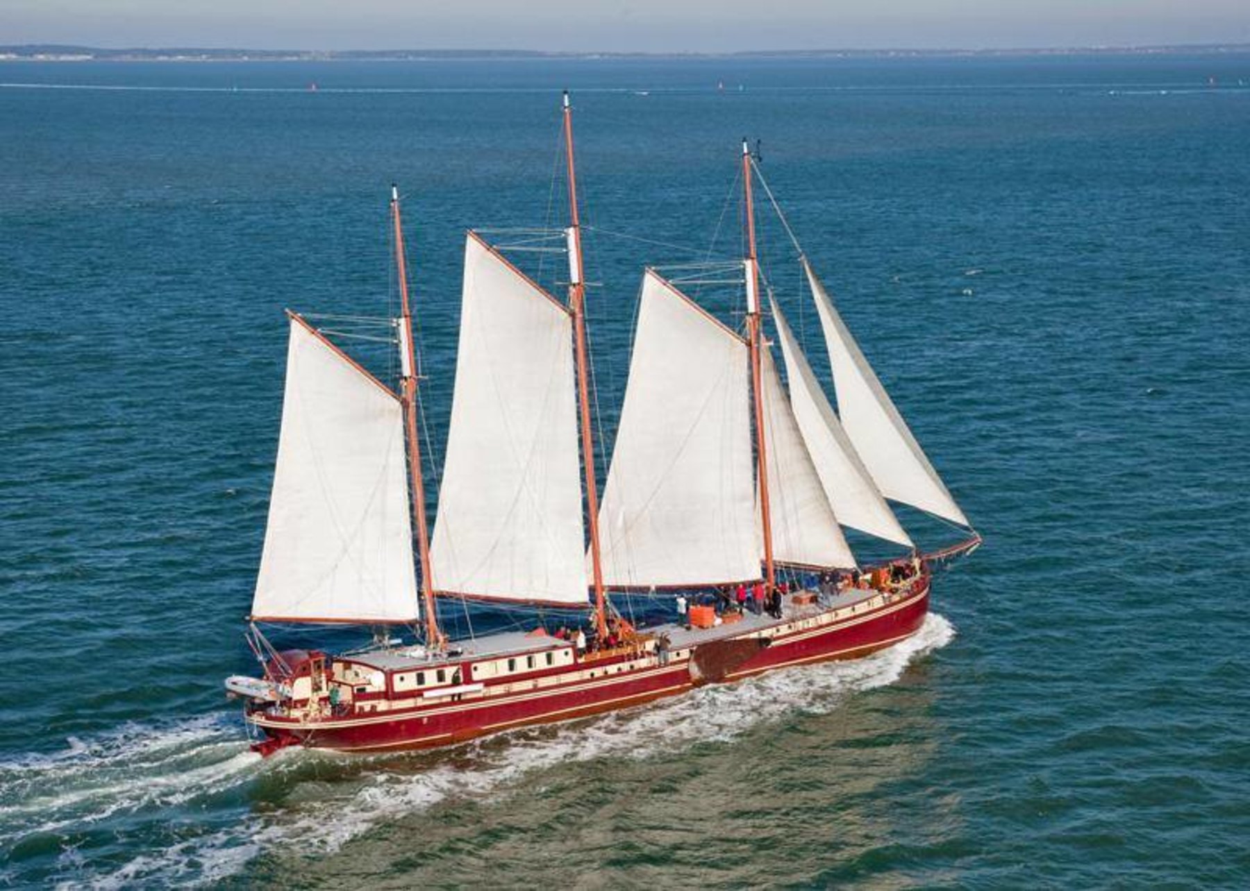 8 genussvolle Segeltage mit dem luxuriösen Radboud ab Enkhuizen auf dem IJsselmeer und/oder im Weltnaturerbe Wattenmeer