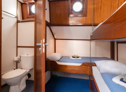 6-daagse zeilvakantie aan boord van het luxe zeilschip Radboud met eigen douche en toilet vanuit Enkhuizen