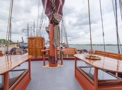8-Tägiger Segeltörn auf dem Plattbodenschiff Radboud  (jede Kabine verfügt über eine eigene Dusche mit WC)ab Enkhuizen auf dem  IJsselmeer im Weltnaturerbe Wattenmeer