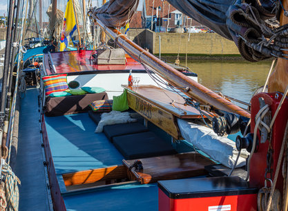 „Willkommen an Bord“ der Boreas in Harlingen zu sechs genussvollen Segeltagen im Weltnaturerbe Wattenmeer und/oder auf dem IJsselmeer 