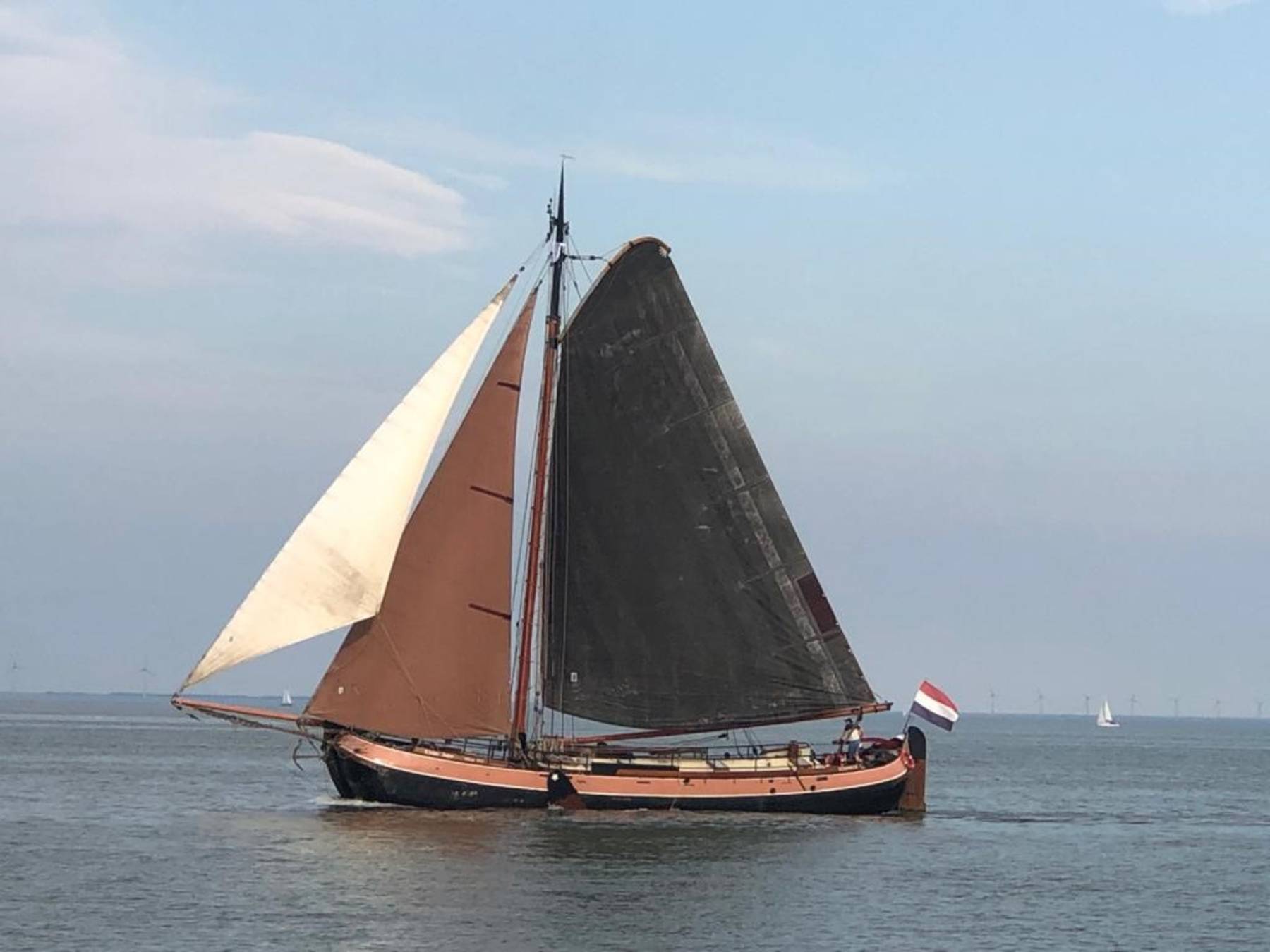 Am Fronleichnamwochenende mit der Kleine Jager ab Enkhuizen auf dem IJsselmeer und Watenmeer segeln
